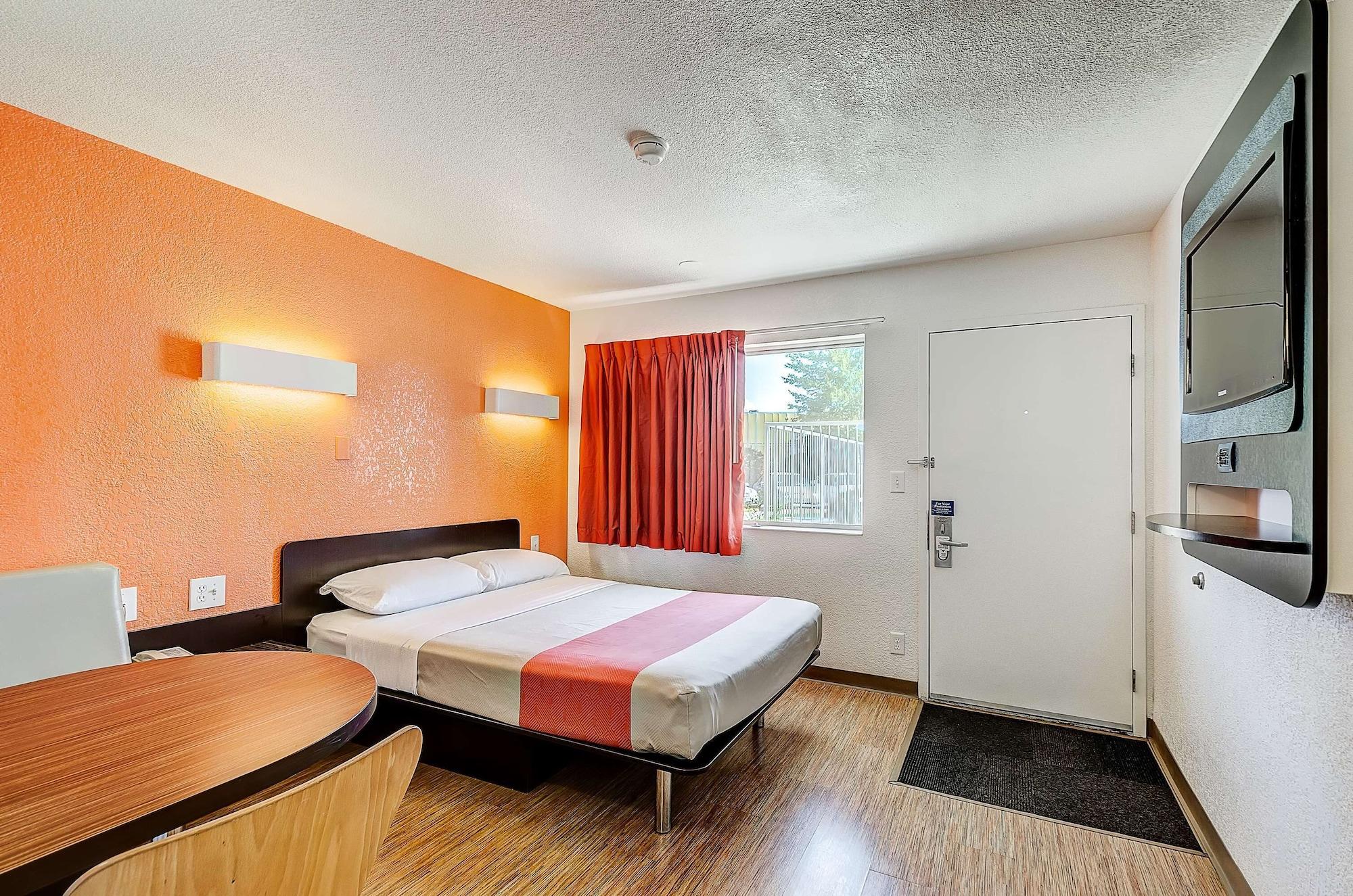 Park Inn By Radisson, Торнтън Екстериор снимка