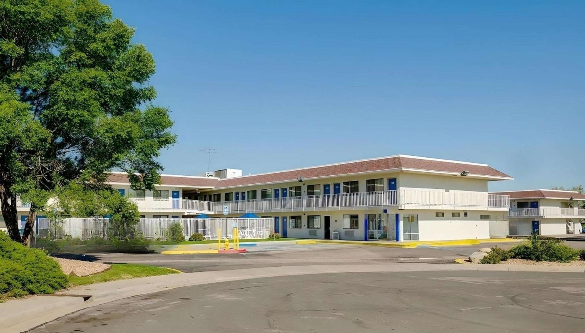 Park Inn By Radisson, Торнтън Екстериор снимка